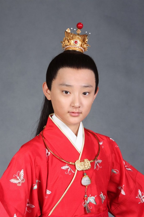 于小彤饰少年宝玉