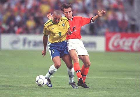 以此狠狠纪念08橙色风暴. 天下足球 电影