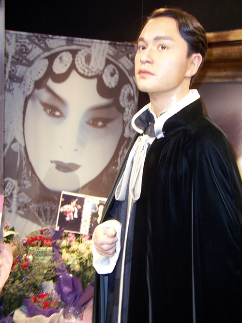 锦瑟无端五十弦,一弦一柱思华年