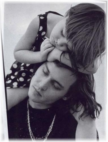 几张<em>德普</em>和女儿的照片 <em>约翰尼·德普</em> Johnny D