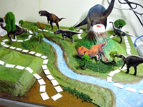 喜欢看《侏罗纪公园》的进，这是我亲手制作的恐龙立体冒险棋 科幻梦工场 电影