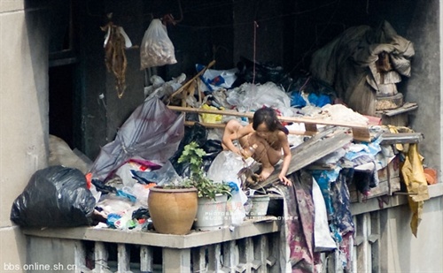 转自上海热线:一对不<em>穿</em>衣服的<em>小女孩</em>(恋童,BT