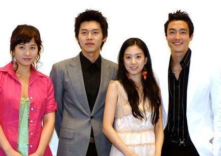 2005年在电视剧《我叫金三顺》中饰演男一号---男二