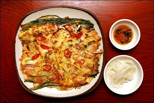 明明海鲜饺子府_饺子的包法_荠菜饺子(3)