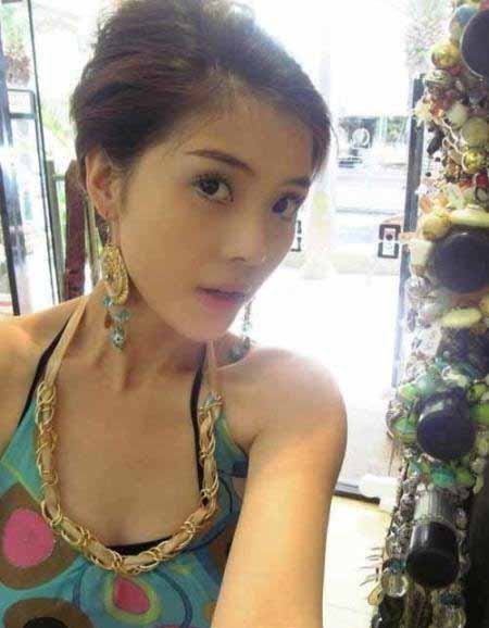 国足<em>老婆</em>哪一个<em>不是</em>大<em>美女</em> 时时刻刻 电影