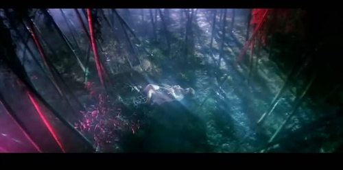 对饮明月窥古香，蜕去蛇皮见真况--解构《青蛇》