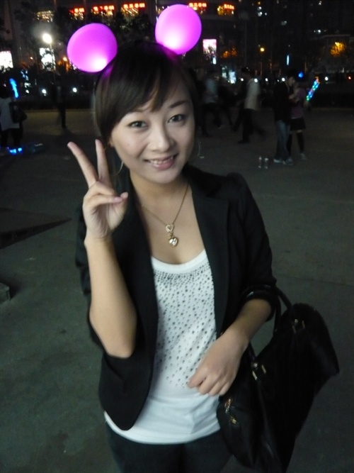 求助,请问矮个子女生怎么穿可以掩盖缺点? 像明