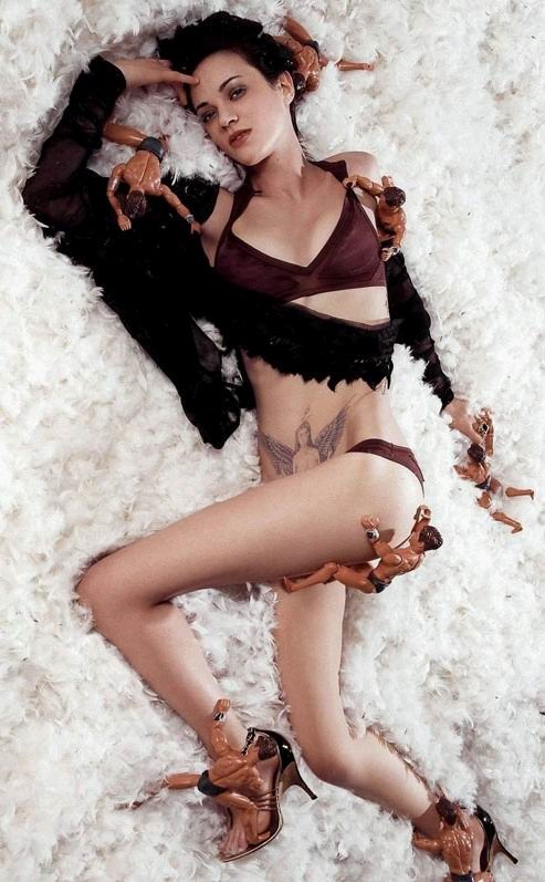 活死人之地女主角_活死人之地,活死人之地剧照