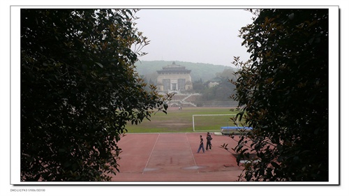 我今年不在原来的学校念书,我的学籍将会被注
