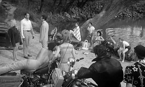 《我唾弃你的坟墓》1959版