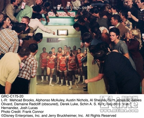 《光荣之路》不仅仅只是篮球