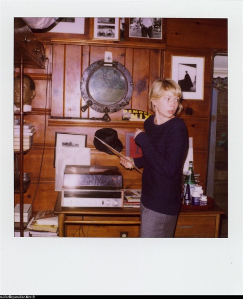 record_looking_away_2