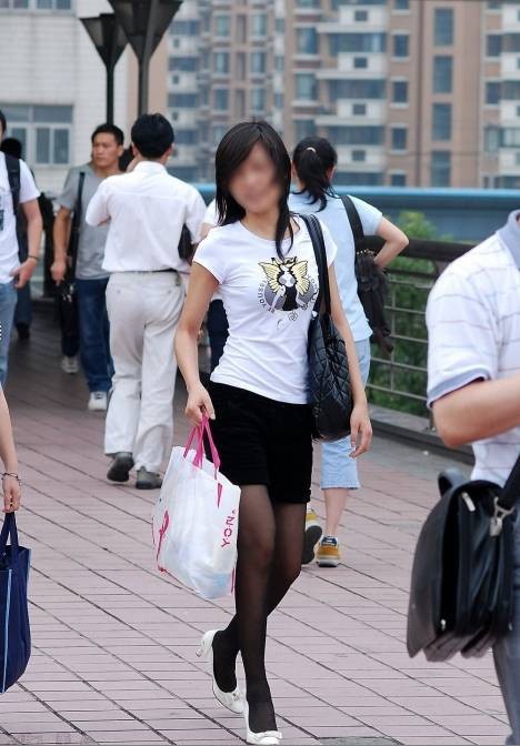 街拍美腿图片