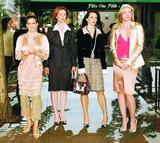 四个“欲女”在第一季中的造型现在看起来已经非常老土