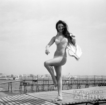 Annie DUPEREY