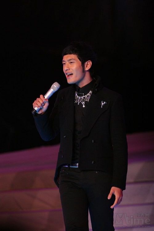 黄晓明演唱投入