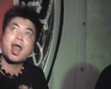 摇d
