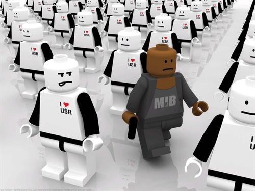 Robot-Lego-1-IVWX78QZQ0-1600x1200