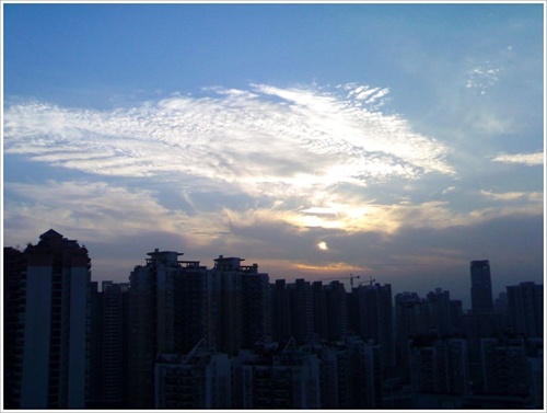 6：42咕噜家窗外的天空