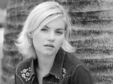 elisha-cuthbert-17823