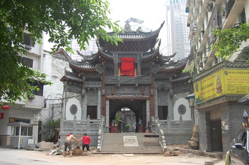 《疯狂的石头》——重庆罗汉寺