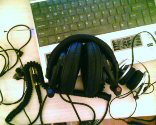 3只常用的HEADPHONE