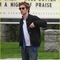 robert-pattinson-cell-phone-walk-and-talk-05