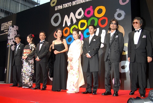 映画「22才の別れ」出演の筧利夫、清水美砂と伊勢正三、大林宣彦監督