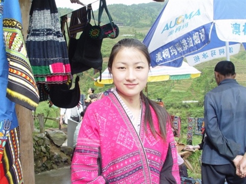 桂林山寨美女