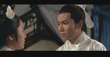 眉头微蹙，略带悲苦。