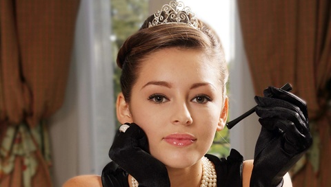 Keeley Hazell