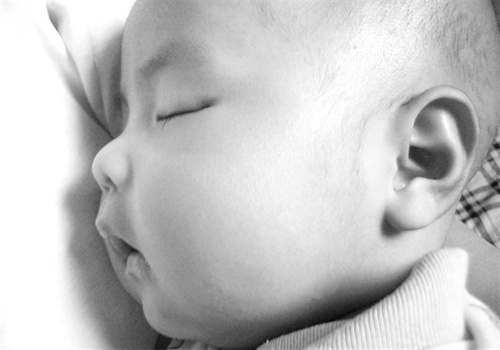 100天（很标准的BABY）