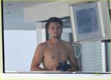 leonardo-dicaprio-shirtless-06