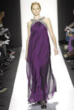 Badgley Mischka 紫色
