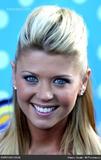 tara-reid-2003-mtv-movie-awards-RFvhpG