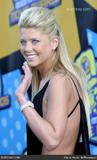 tara-reid-2003-mtv-movie-awards-IeRATn