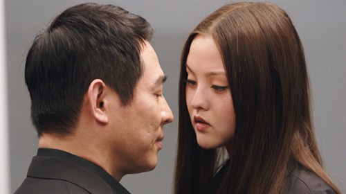 新作《war》剧照曝光 李连杰黑超遮面冷酷有型